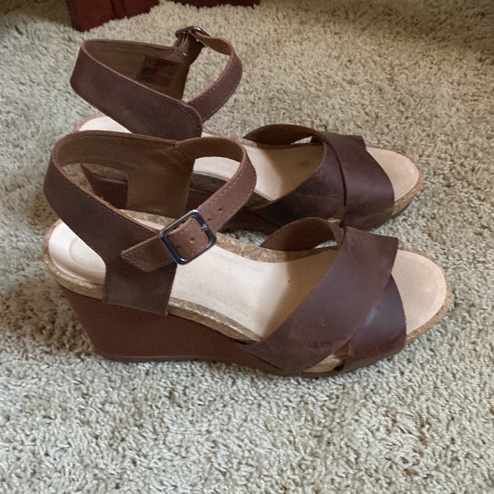 Rarely worn Clarks wedges - Picture 4 of 6